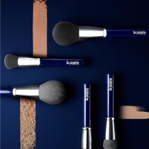 La Prairie Loose Powder Brush